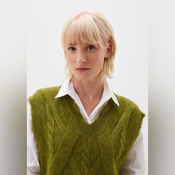 JNBY Green Cable Knit Sweater Vest - Picture 4 of 10
